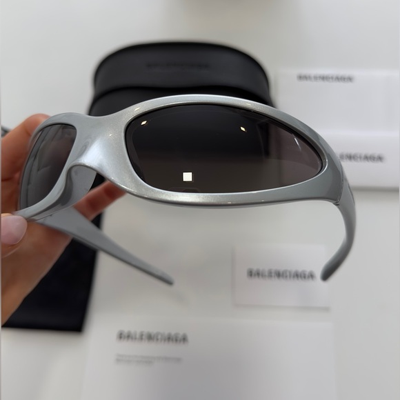 Balenciaga X Skin cat silver XL mask sunglasses - Picture 8 of 13